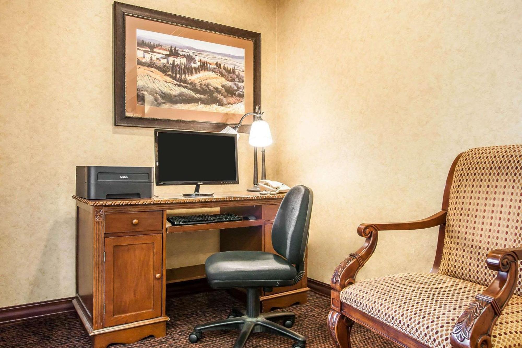 Comfort Inn & Suites Mcminnville Wine Country Dış mekan fotoğraf